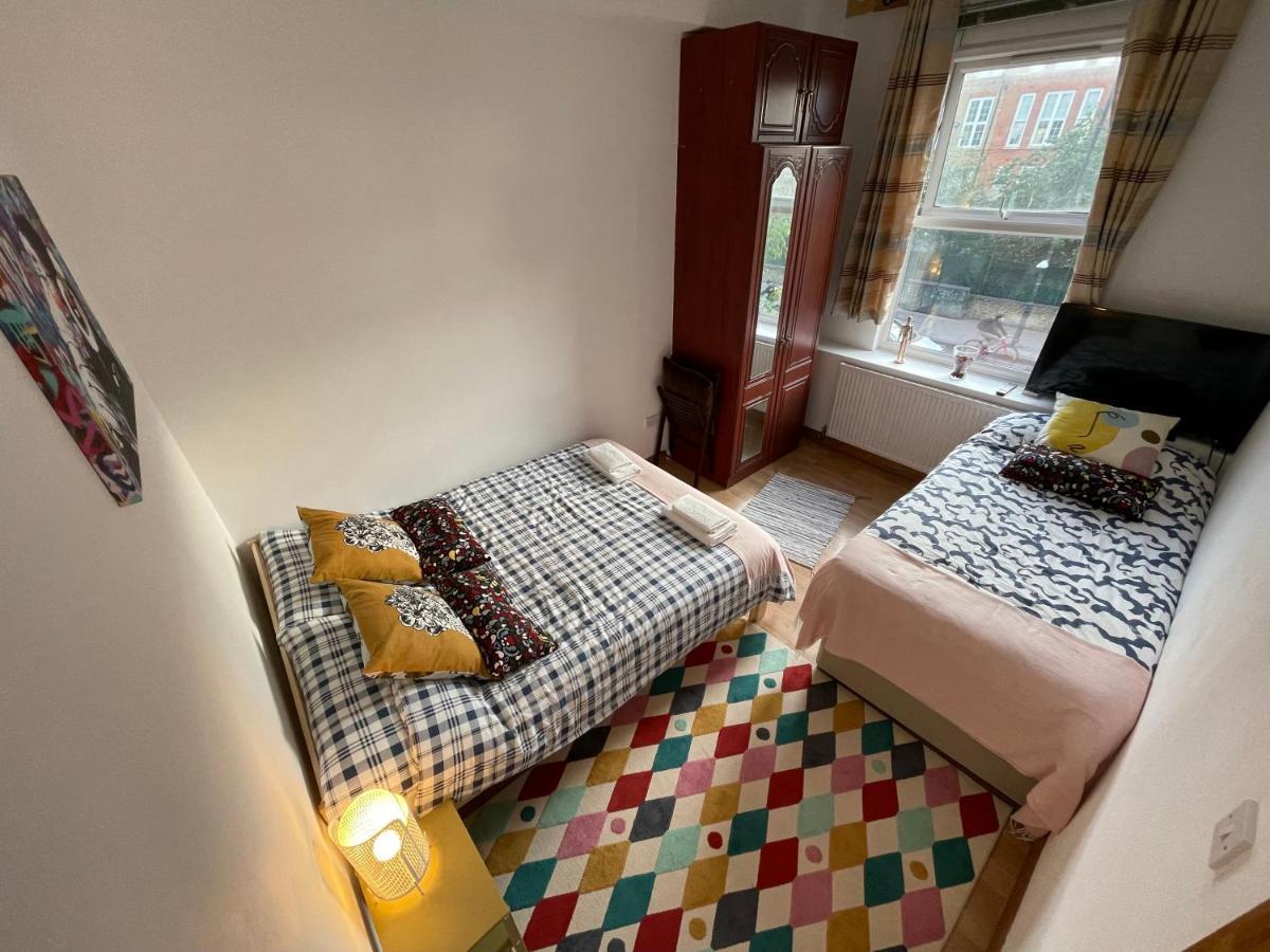 Spacious Family Flat Лондон Екстериор снимка